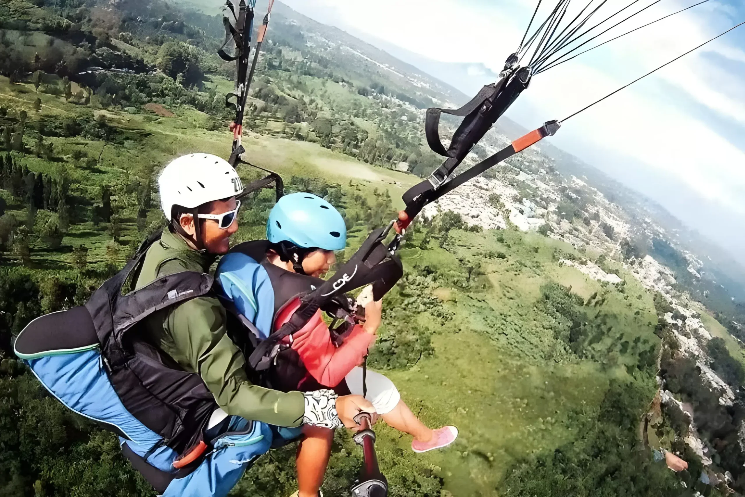 Paragliding in Puncak